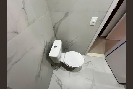 Casa de condomínio à venda com 124m², 3 quartos e 2 vagasBanheiro da Suíte