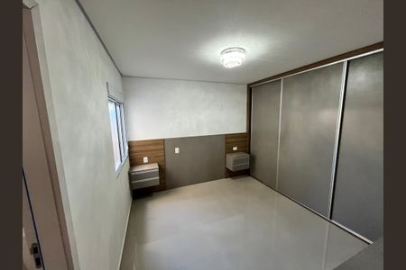 Casa de condomínio à venda com 124m², 3 quartos e 2 vagasSuíte