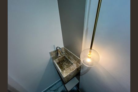 Casa de condomínio à venda com 124m², 3 quartos e 2 vagasLavabo