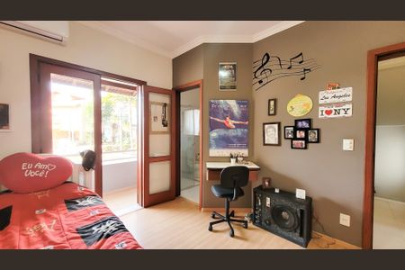 Casa de condomínio à venda com 276m², 4 quartos e 4 vagas Casa de condomínio à venda com 276m², 4 quartos e 4 vagasSuíte 1