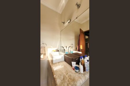 Casa de condomínio à venda com 276m², 4 quartos e 4 vagas Casa de condomínio à venda com 276m², 4 quartos e 4 vagasBanheiro da Suíte master