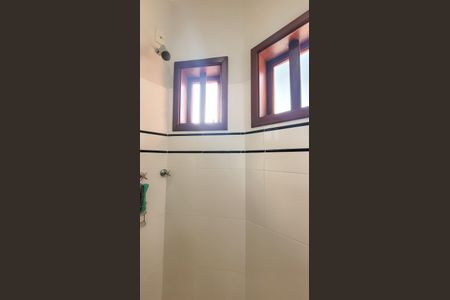 Casa de condomínio à venda com 276m², 4 quartos e 4 vagas Casa de condomínio à venda com 276m², 4 quartos e 4 vagasBanheiro da Suíte 2