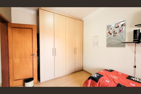 Casa de condomínio à venda com 276m², 4 quartos e 4 vagas Casa de condomínio à venda com 276m², 4 quartos e 4 vagasSuíte 1