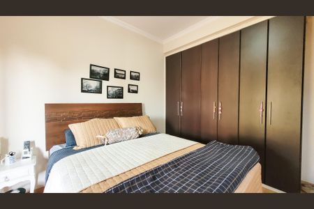 Casa de condomínio à venda com 276m², 4 quartos e 4 vagas Casa de condomínio à venda com 276m², 4 quartos e 4 vagasSuíte 2