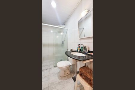 Casa de condomínio à venda com 276m², 4 quartos e 4 vagas Casa de condomínio à venda com 276m², 4 quartos e 4 vagasBanheiro da Suíte 3