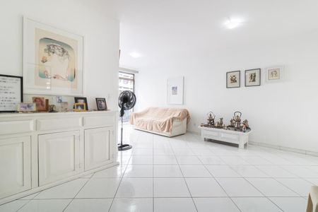 Apartamento à venda com 90m², 2 quartos e 1 vaga Apartamento à venda com 90m², 2 quartos e 1 vagaSala