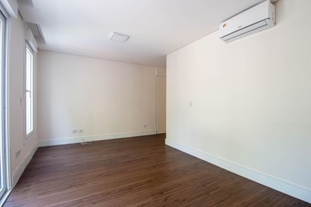 Casa à venda com 680m², 4 quartos e 6 vagas Casa à venda com 680m², 4 quartos e 6 vagasSuíte 3