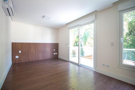 Casa à venda com 680m², 4 quartos e 6 vagas Casa à venda com 680m², 4 quartos e 6 vagasSuíte 3