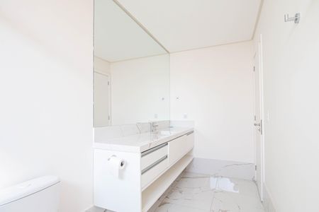 Casa à venda com 680m², 4 quartos e 6 vagas Casa à venda com 680m², 4 quartos e 6 vagasBanheiro Suíte 3