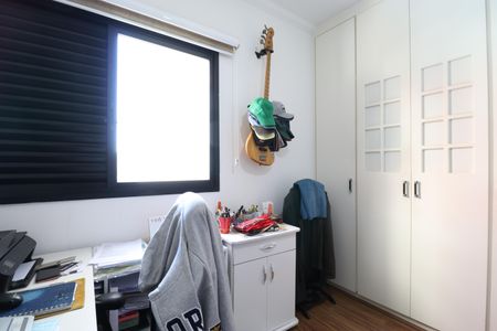 Apartamento à venda com 117m², 3 quartos e 2 vagasQuarto 2