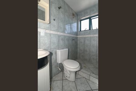 Banheiro de apartamento para alugar com 1 quarto, 30m² em Floresta, Porto Alegre