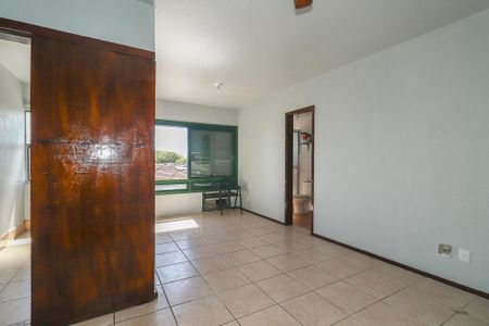 Sala / Quarto de kitnet/studio para alugar com 0 quarto, 30m² em Floresta, Porto Alegre