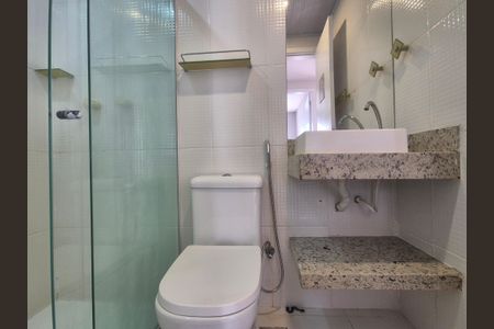 Apartamento à venda com 88m², 3 quartos e 2 vagas Apartamento à venda com 88m², 3 quartos e 2 vagasBanheiro social