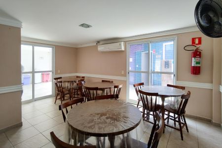 Apartamento para alugar com 74m², 2 quartos e 1 vaga Apartamento para alugar com 74m², 2 quartos e 1 vagaÁrea comum - Salão de festas