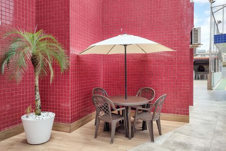 Apartamento para alugar com 74m², 2 quartos e 1 vaga Apartamento para alugar com 74m², 2 quartos e 1 vagaÁrea comum - Piscina