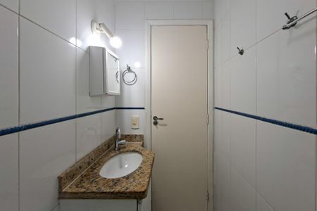 Apartamento para alugar com 74m², 2 quartos e 1 vaga Apartamento para alugar com 74m², 2 quartos e 1 vagaBanheiro da Suíte