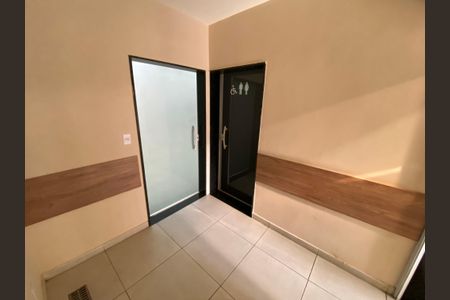 Apartamento à venda com 60m², 2 quartos e 1 vaga Apartamento à venda com 60m², 2 quartos e 1 vagaBanheiro da área gourmet
