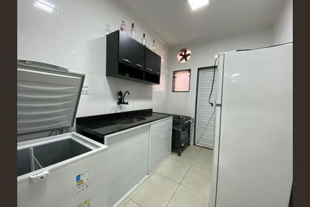 Apartamento à venda com 60m², 2 quartos e 1 vaga Apartamento à venda com 60m², 2 quartos e 1 vagaCozinha do salão de festas