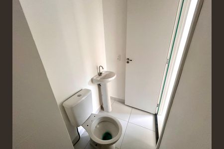 Apartamento à venda com 33m², 2 quartos e sem vaga Apartamento à venda com 33m², 2 quartos e sem vagaBanheiro