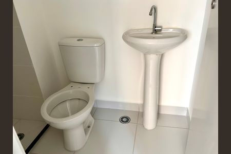 Apartamento à venda com 33m², 2 quartos e sem vaga Apartamento à venda com 33m², 2 quartos e sem vagaBanheiro