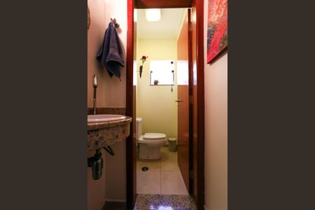 Casa à venda com 210m², 3 quartos e 5 vagasLavabo da Sala