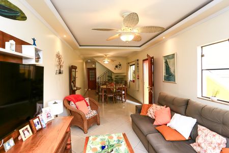 Casa à venda com 210m², 3 quartos e 5 vagasSala