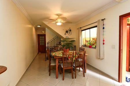 Casa à venda com 210m², 3 quartos e 5 vagasSala