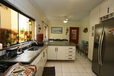 Casa à venda com 210m², 3 quartos e 5 vagasCozinha