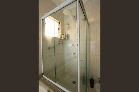 Casa à venda com 210m², 3 quartos e 5 vagasBanheiro da Suíte 3