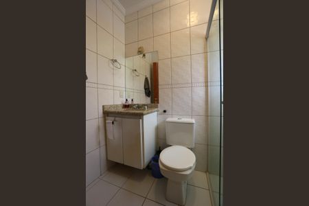 Casa à venda com 210m², 3 quartos e 5 vagasBanheiro da Suíte 1