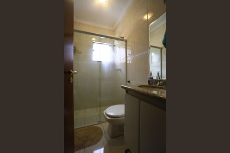 Casa à venda com 210m², 3 quartos e 5 vagasBanheiro da Suíte 2