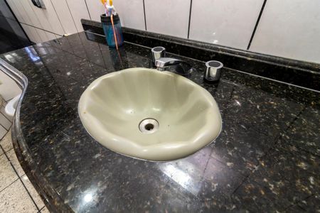 Casa à venda com 200m², 2 quartos e 2 vagas Casa à venda com 200m², 2 quartos e 2 vagasBanheiro da Suíte 1