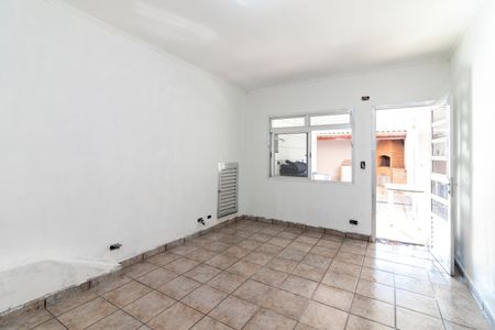 Casa à venda com 200m², 2 quartos e 2 vagas Casa à venda com 200m², 2 quartos e 2 vagasQuarto de Serviço