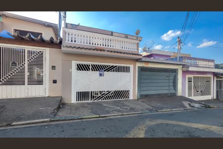 Casa à venda com 200m², 2 quartos e 2 vagas Casa à venda com 200m², 2 quartos e 2 vagasFachada