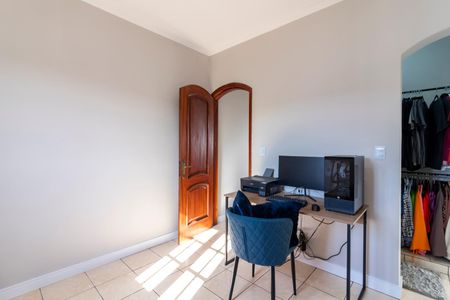 Casa à venda com 200m², 2 quartos e 2 vagas Casa à venda com 200m², 2 quartos e 2 vagasSuíte 2