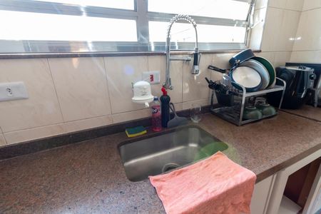 Casa à venda com 200m², 2 quartos e 2 vagas Casa à venda com 200m², 2 quartos e 2 vagasCozinha