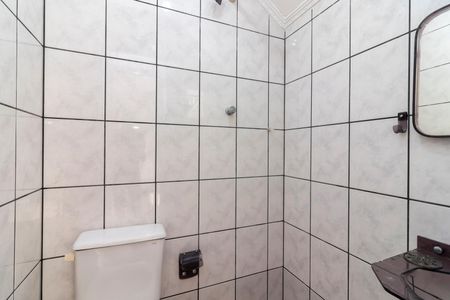 Casa à venda com 200m², 2 quartos e 2 vagas Casa à venda com 200m², 2 quartos e 2 vagasBanheiro de Serviço