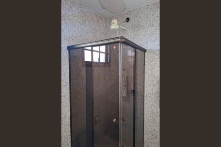 Casa à venda com 390m², 4 quartos e 3 vagas Casa à venda com 390m², 4 quartos e 3 vagasBanheiro da Suíte 1