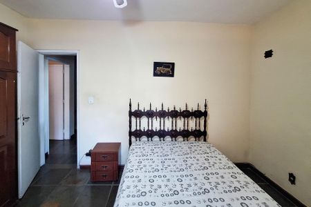 Casa à venda com 390m², 4 quartos e 3 vagas Casa à venda com 390m², 4 quartos e 3 vagasQuarto 2