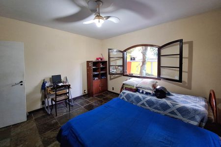 Casa à venda com 390m², 4 quartos e 3 vagas Casa à venda com 390m², 4 quartos e 3 vagasQuarto 1