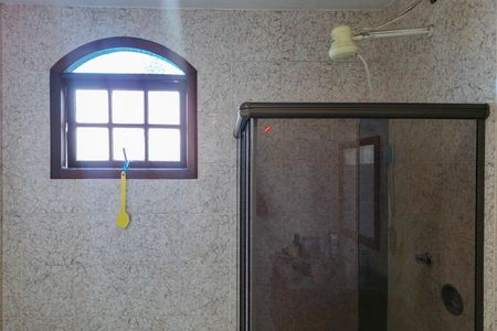 Casa à venda com 390m², 4 quartos e 3 vagas Casa à venda com 390m², 4 quartos e 3 vagasBanheiro da Suíte 1