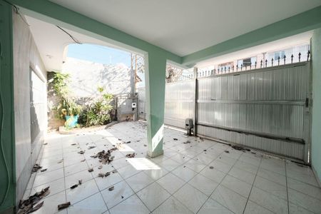 Casa à venda com 250m², 2 quartos e 2 vagasGaragem