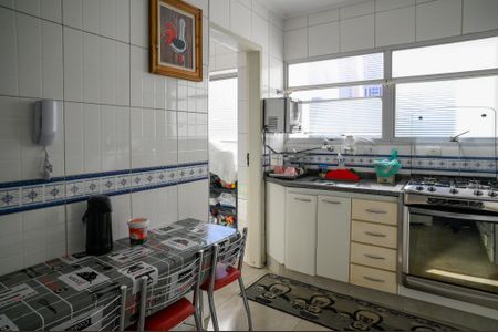 Apartamento à venda com 105m², 3 quartos e 2 vagas Apartamento à venda com 105m², 3 quartos e 2 vagasCozinha