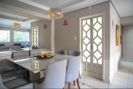 Apartamento à venda com 105m², 3 quartos e 2 vagas Apartamento à venda com 105m², 3 quartos e 2 vagasSala de Jantar