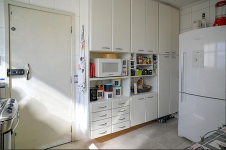 Apartamento à venda com 105m², 3 quartos e 2 vagas Apartamento à venda com 105m², 3 quartos e 2 vagasCozinha