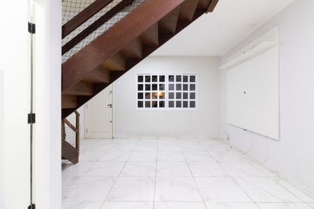 Casa de condomínio à venda com 100m², 2 quartos e 2 vagas Casa de condomínio à venda com 100m², 2 quartos e 2 vagasSala