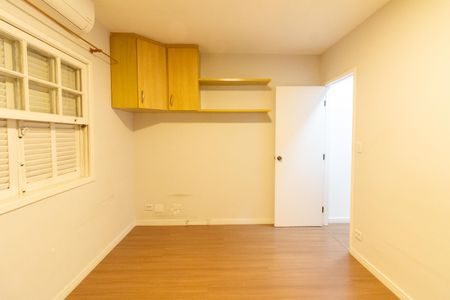 Casa de condomínio à venda com 100m², 2 quartos e 2 vagas Casa de condomínio à venda com 100m², 2 quartos e 2 vagasQuarto 1