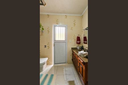 Casa à venda com 160m², 3 quartos e 2 vagas Casa à venda com 160m², 3 quartos e 2 vagasBanheiro 2