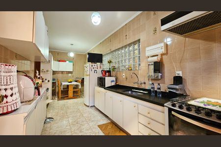 Casa à venda com 160m², 3 quartos e 2 vagas Casa à venda com 160m², 3 quartos e 2 vagasCozinha