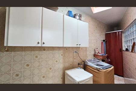 Casa à venda com 160m², 3 quartos e 2 vagas Casa à venda com 160m², 3 quartos e 2 vagasÁrea de Serviço